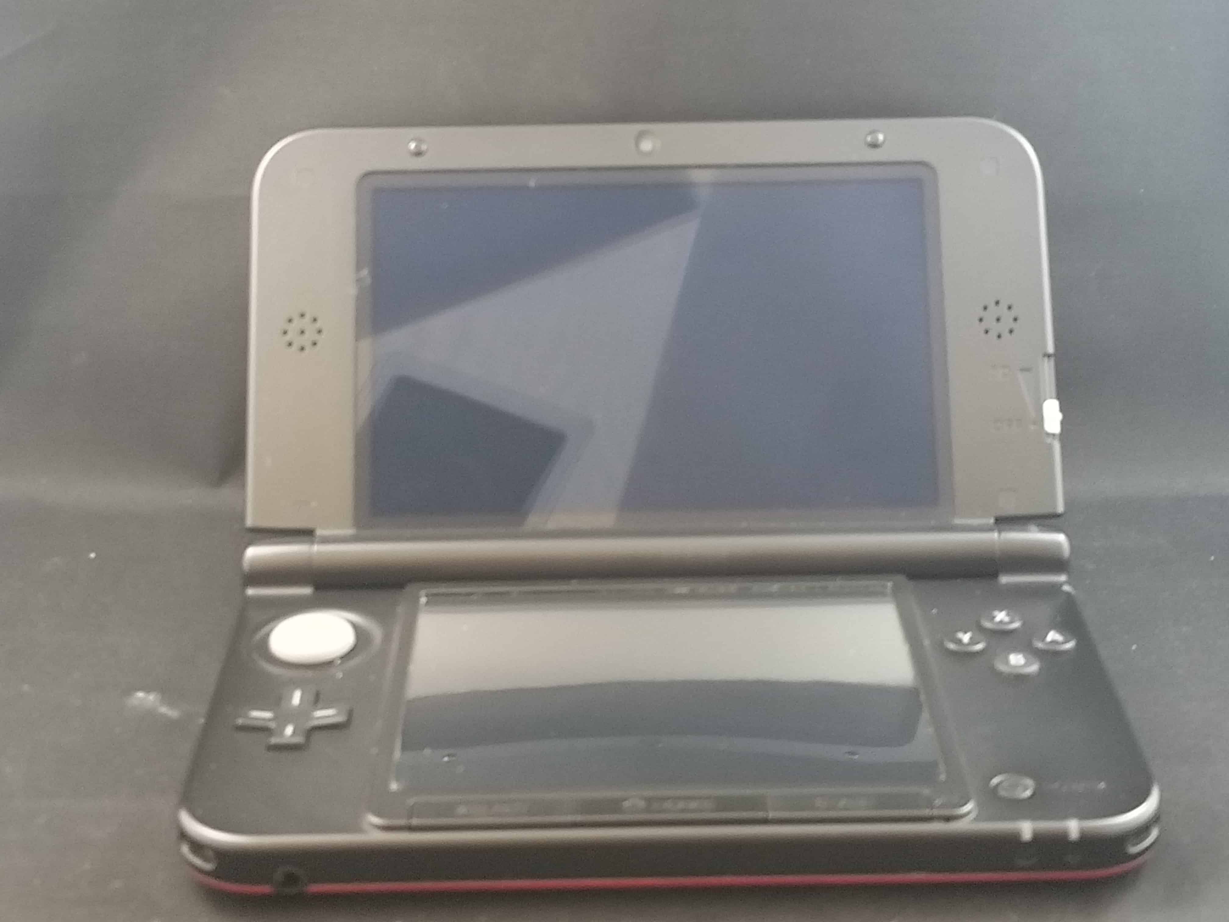 Addiction Limited Udvidelse Nintendo 3DS XL Pokemon X & Y Red Limited Edition System